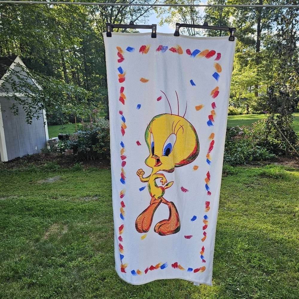 Vintage Warner Bros. Looney Tunes Tweety Bird Beach Towel, White Background